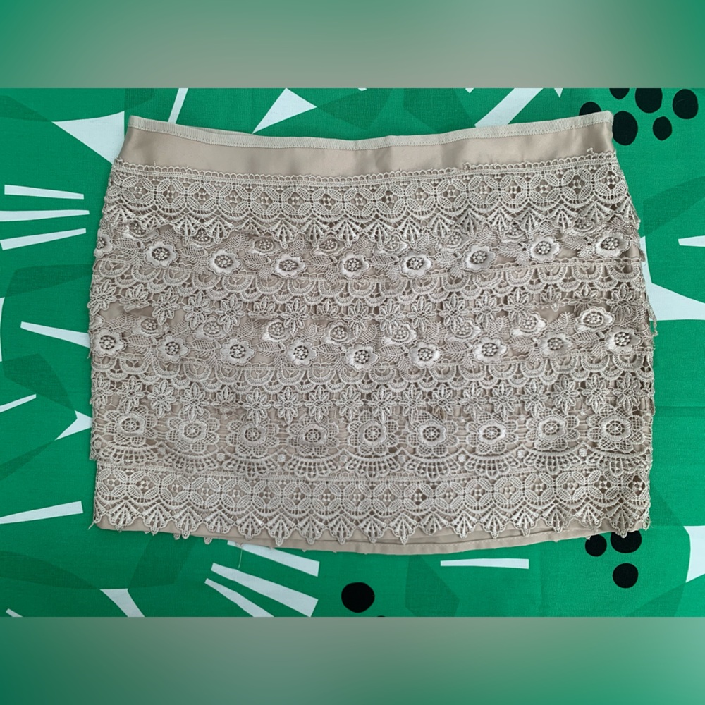 Sans Souci Gold Cream Lace Embellished Mini Pencil Skirt